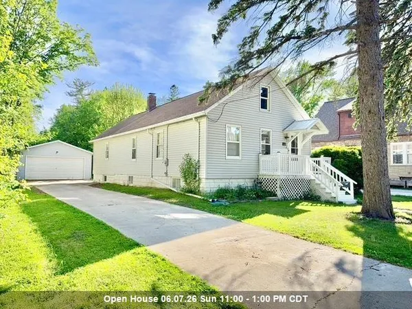 $284,900 | 1212 Cass Street, Green Bay, WI 54301