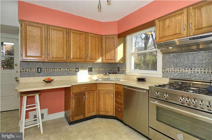 406 Mansfield Road Silver Spring, MD 20910 - Photo 3 of 6 Kitchen