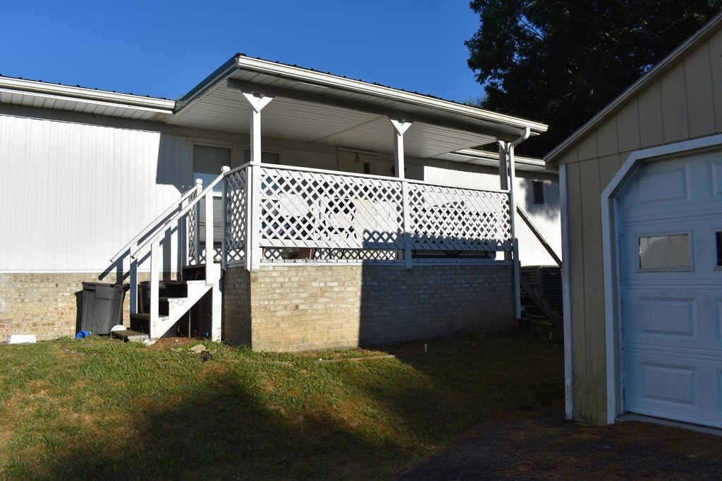 2503 Deer Haven Road Galax, VA 24333 - Photo 3 of 6 Gallery Image 3