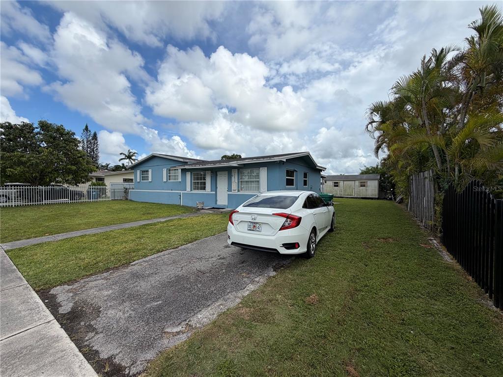 14850 Southwest 297th Street Homestead, FL 33033 - Photo 7 of 38