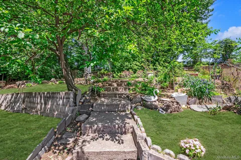 $3,388,888 | 180-42 Aberdeen Road | Jamaica Estates