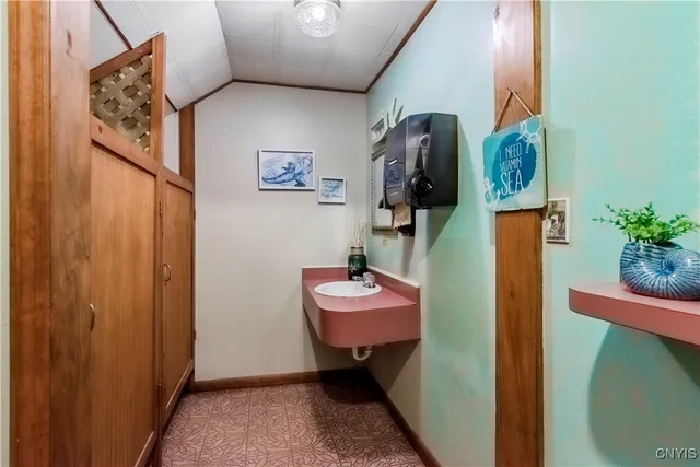 $675,000 | 5345 Lee Centre, Lee Center, NY 13363