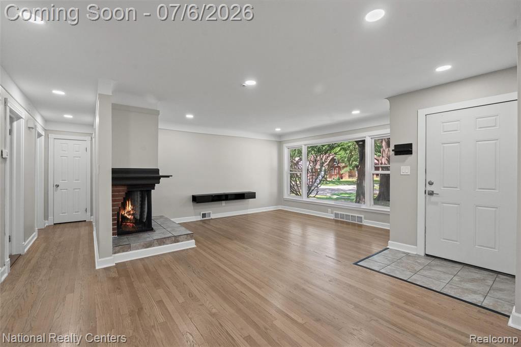 9984 Hemingway Redford, MI 48239 - Photo 6 of 33