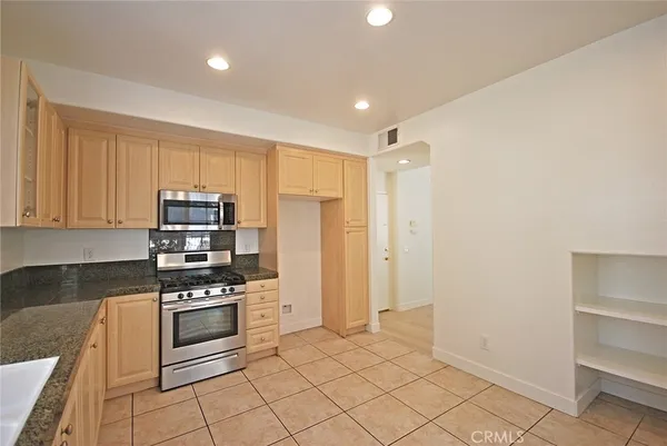 $3,700 | 27153 Manor Circle, Valencia, CA 91354