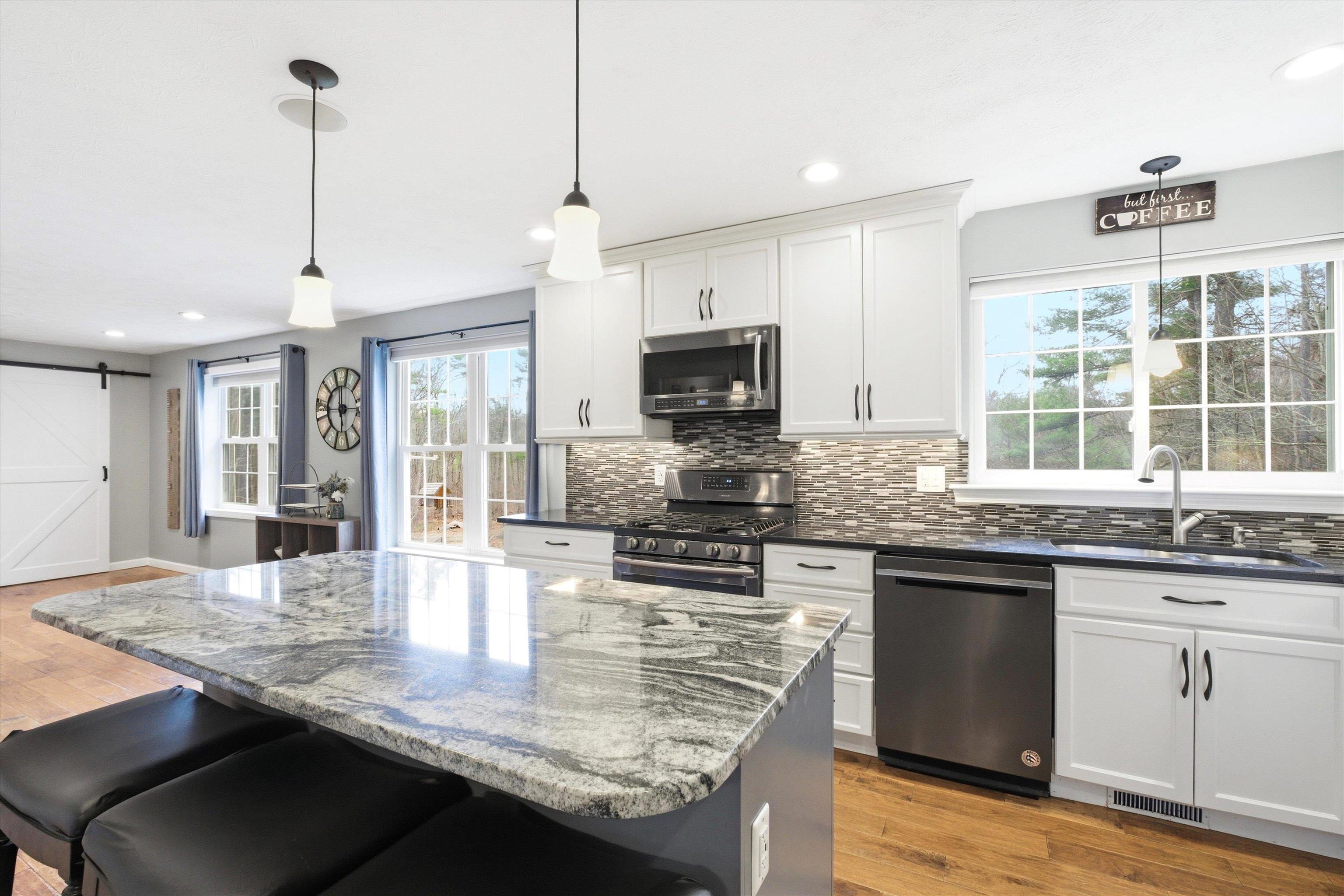 4 Cobblestone Place Merrimack, NH 03054 - Photo 5 of 46