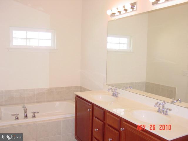 1604 Parvin Road, Unit 5235 Lancaster, PA 17601 - Photo 14 of 25 Gallery Image 14