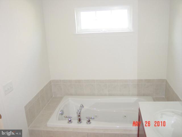 1604 Parvin Road, Unit 5235 Lancaster, PA 17601 - Photo 17 of 25 Gallery Image 17