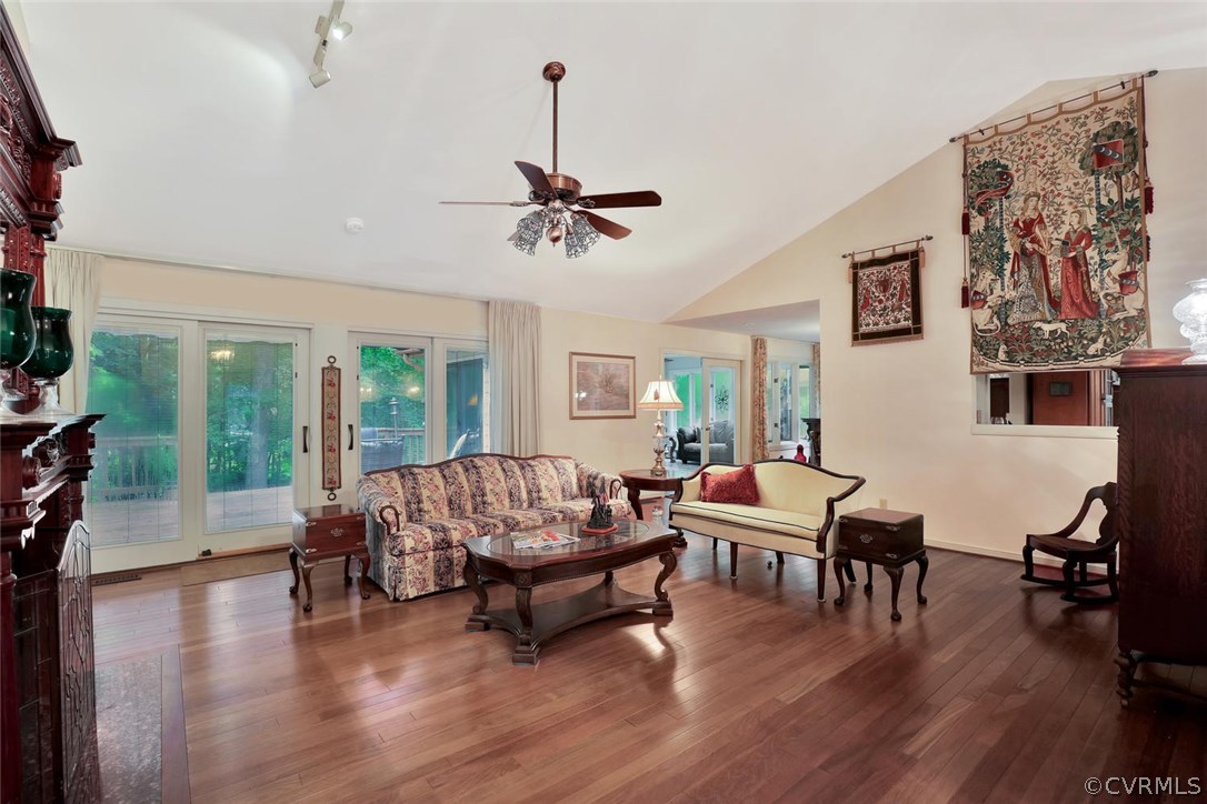 5824 Spinnaker Cove Road Midlothian, VA 23112 - Photo 3 of 22 Gallery Image 3