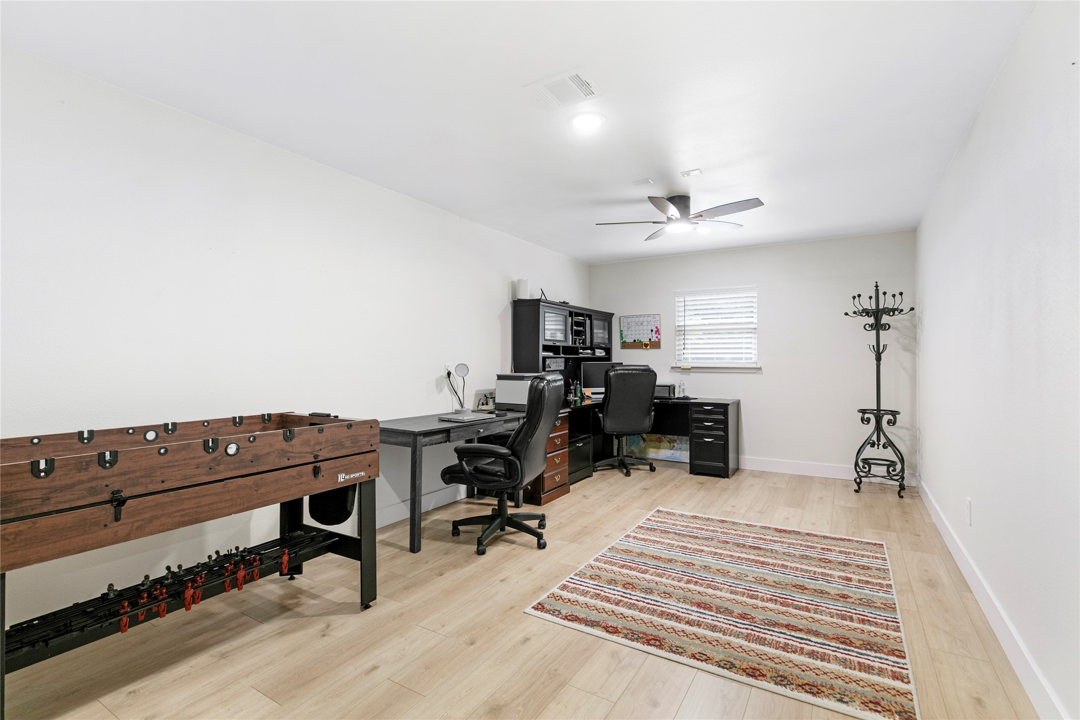 40418 Rolling Forest Drive Magnolia, TX 77354 - Photo 32 of 49 a room with furniture