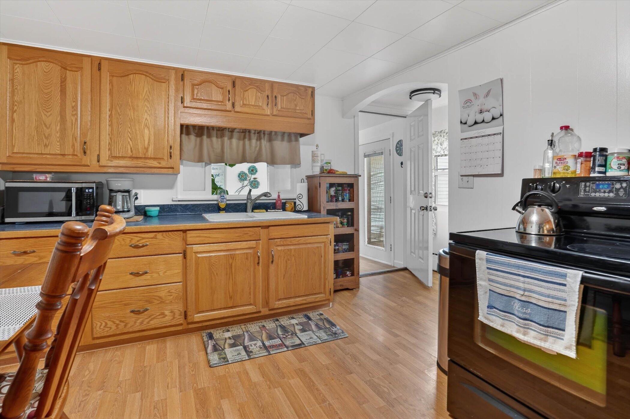 2750 Hamstead Way Jackson, MI 49201 - Photo 16 of 42 16-2750-Hamstead-Way-WindowStill-Photogr