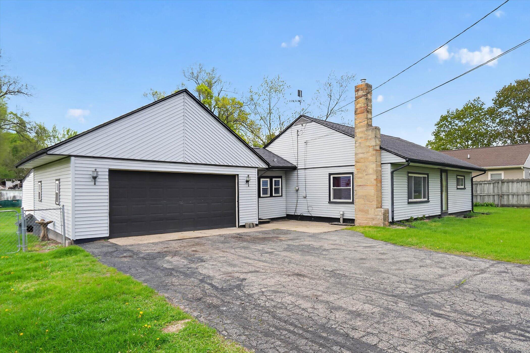 2750 Hamstead Way Jackson, MI 49201 - Photo 2 of 42 02-2750-Hamstead-Way-WindowStill-Photogr