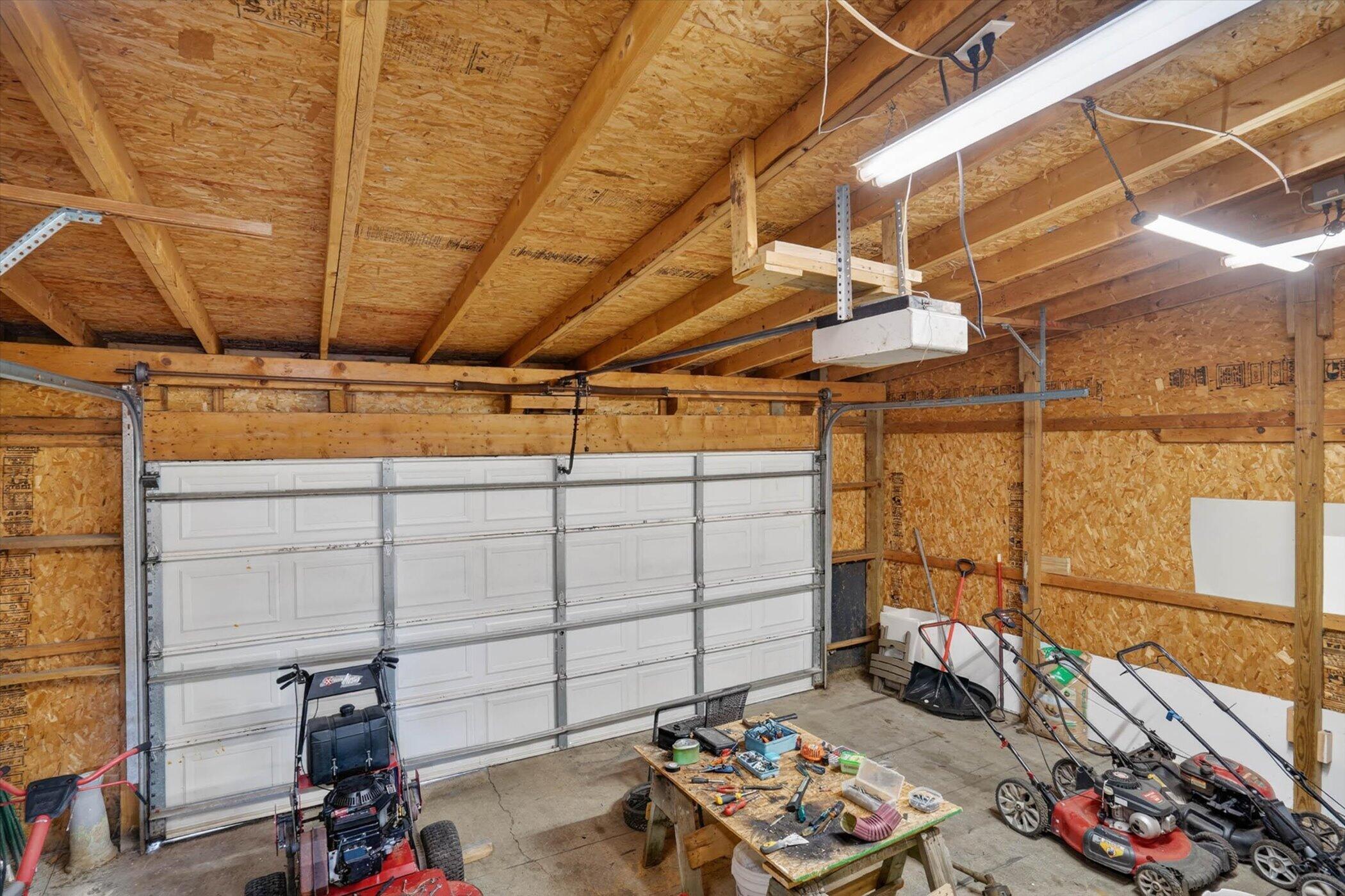 2750 Hamstead Way Jackson, MI 49201 - Photo 34 of 42 34-2750-Hamstead-Way-WindowStill-Photogr