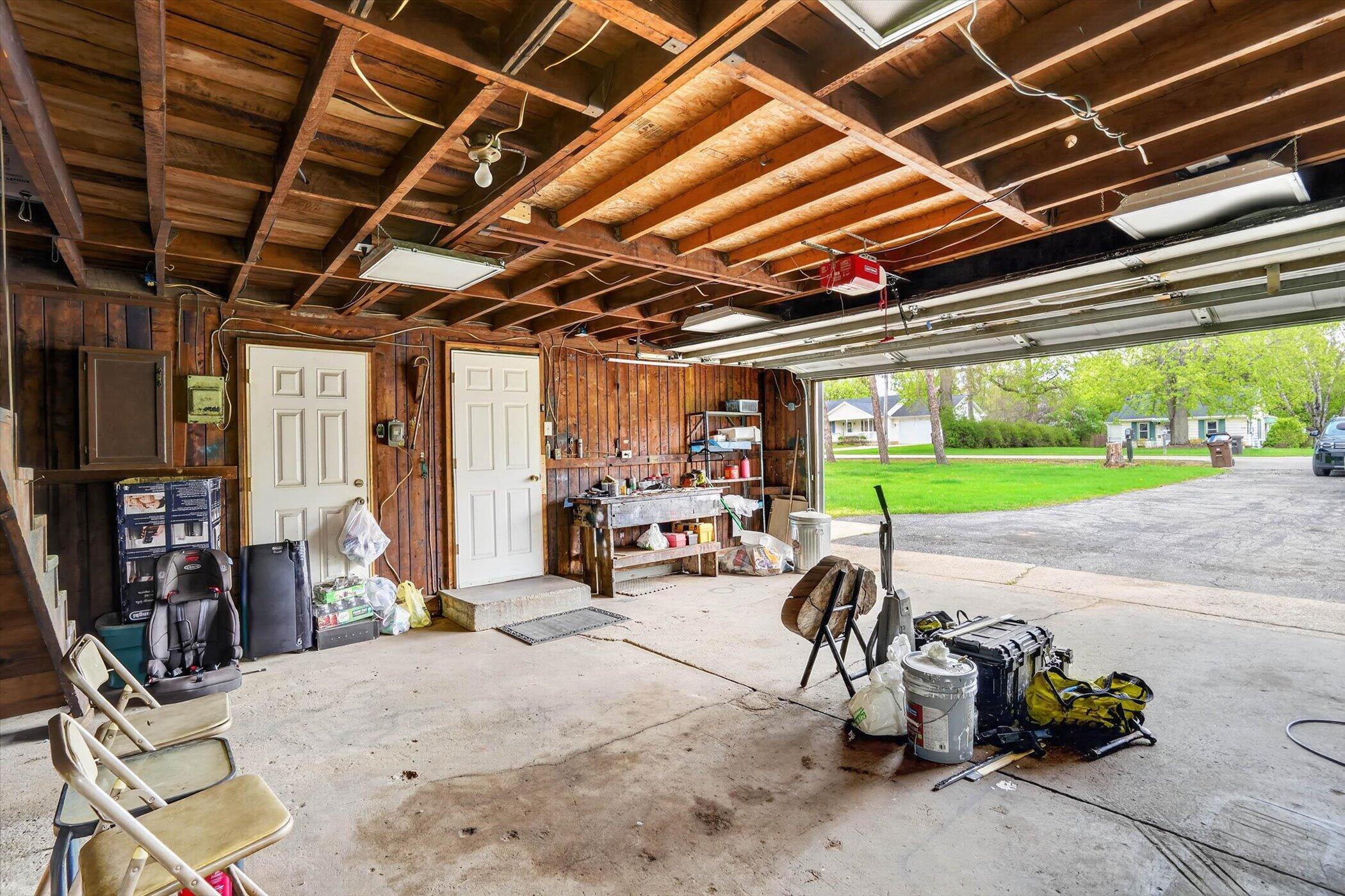 2750 Hamstead Way Jackson, MI 49201 - Photo 35 of 42 35-2750-Hamstead-Way-WindowStill-Photogr