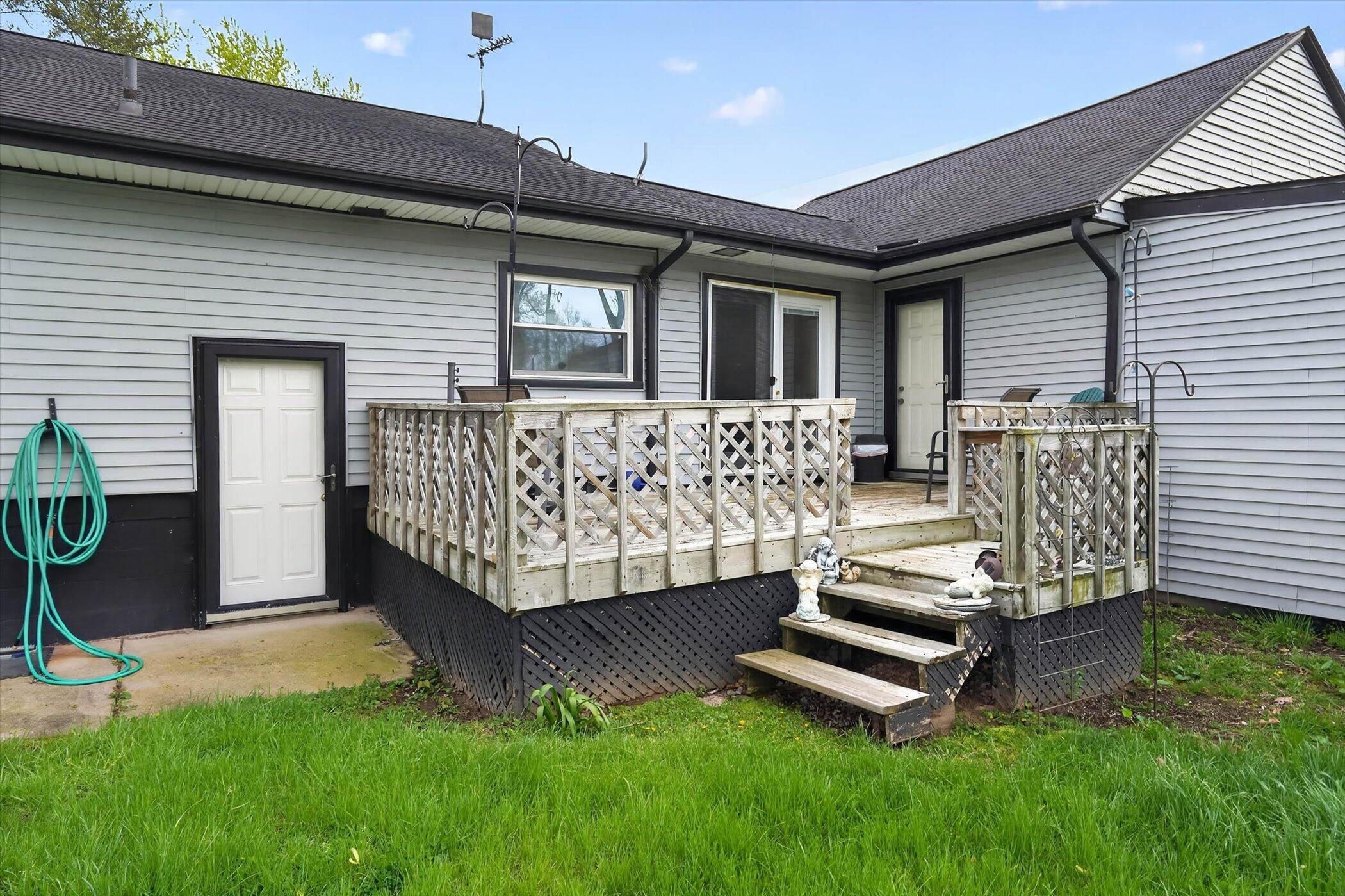2750 Hamstead Way Jackson, MI 49201 - Photo 37 of 42 37-2750-Hamstead-Way-WindowStill-Photogr