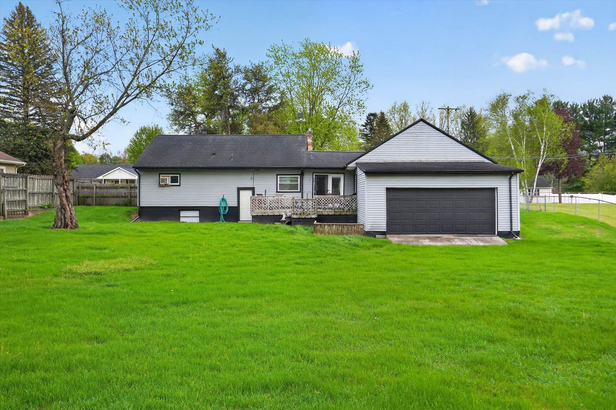 2750 Hamstead Way Jackson, MI 49201 - Photo 40 of 42 40-2750-Hamstead-Way-WindowStill-Photogr