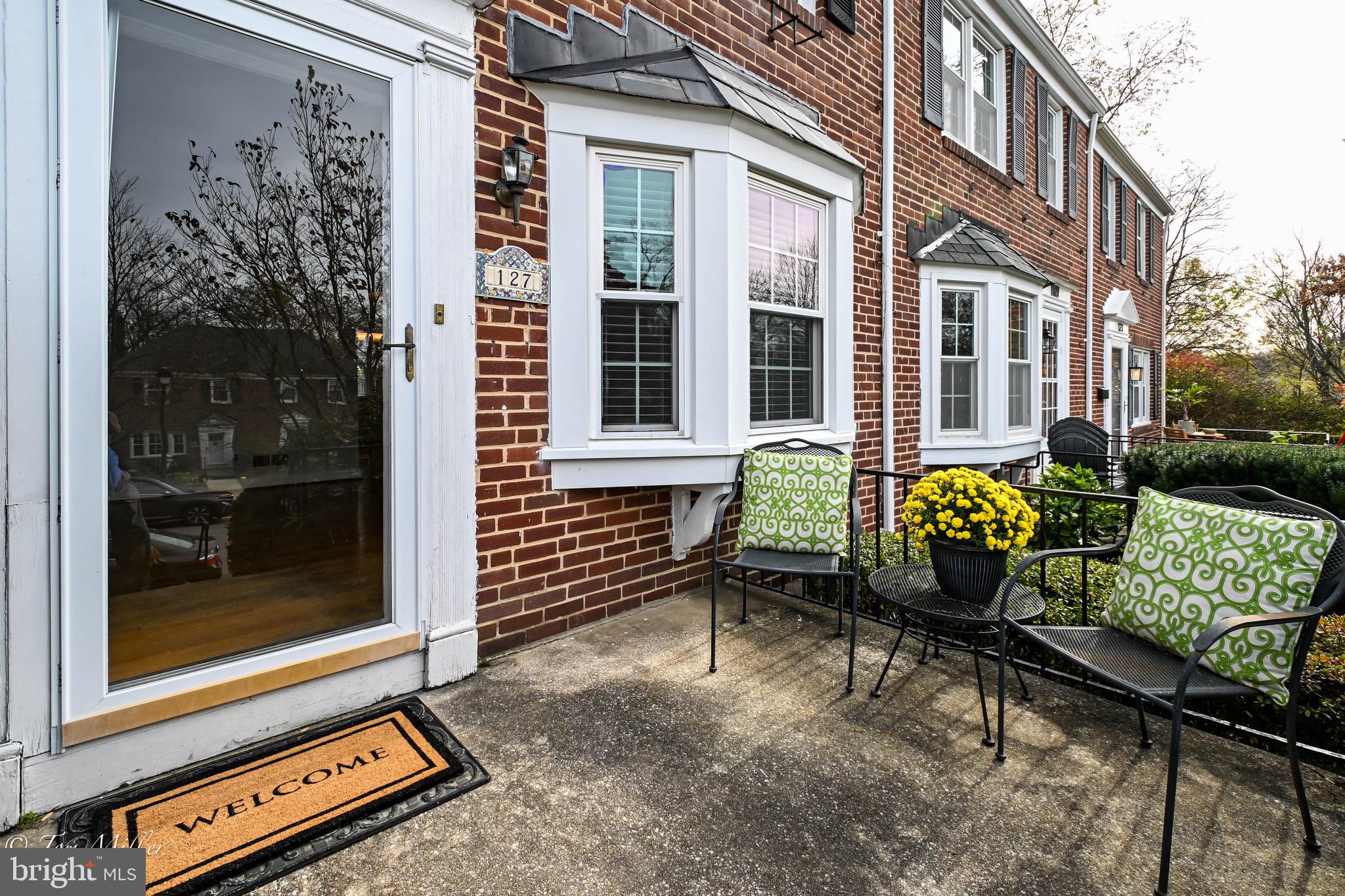 127 Stanmore Road Baltimore, MD 21212 - Photo 3 of 37 Gorgeous Brick Front Home w/ Spacious Front Porch