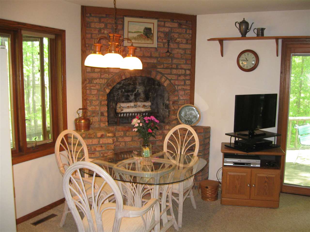 1212 Riverside Drive Owosso, MI 48867 - Photo 10 of 29 31320593-9.JPG