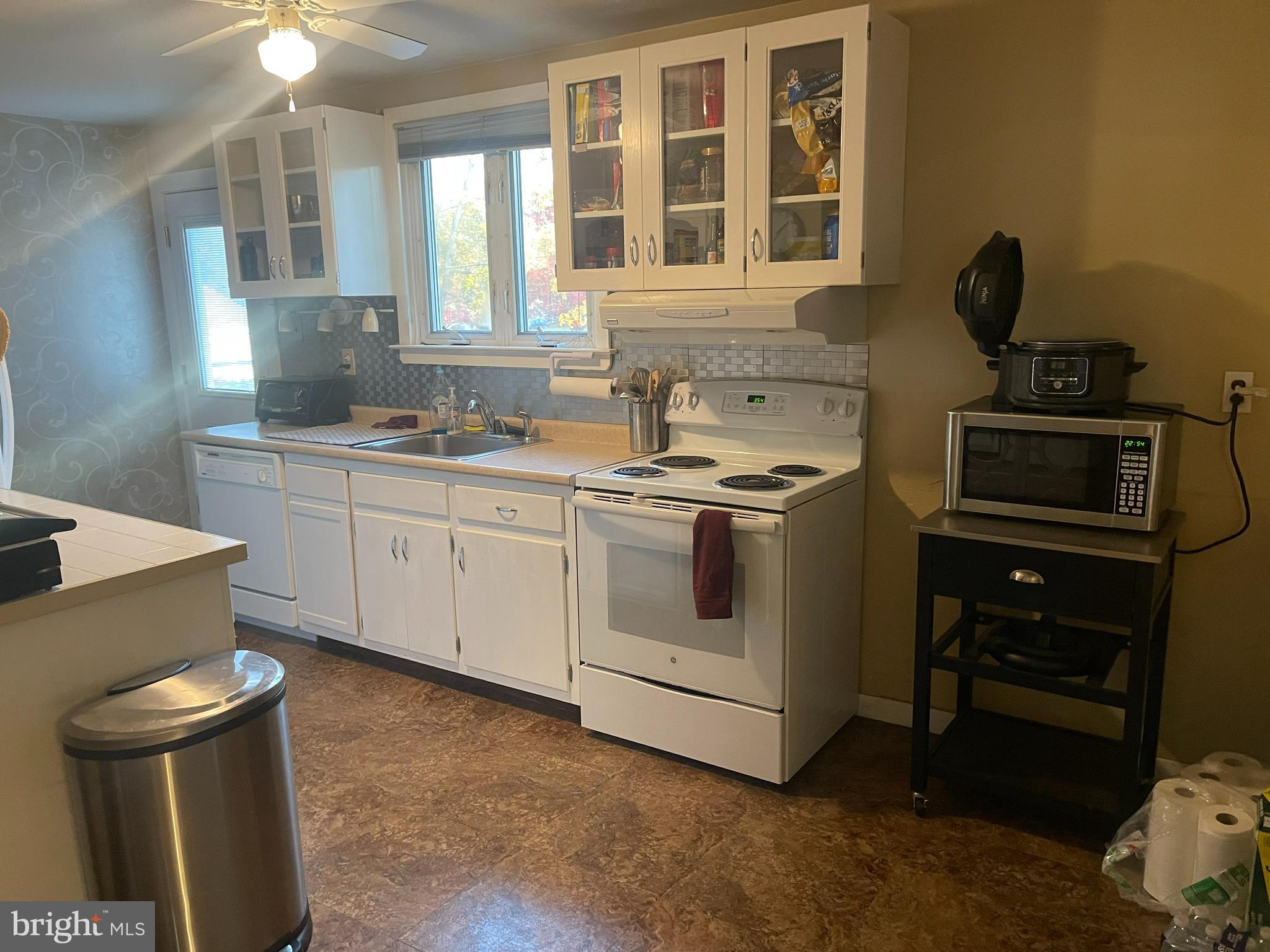 1365 Davisville Road Southampton, PA 18966 - Photo 8 of 20 Kitchen