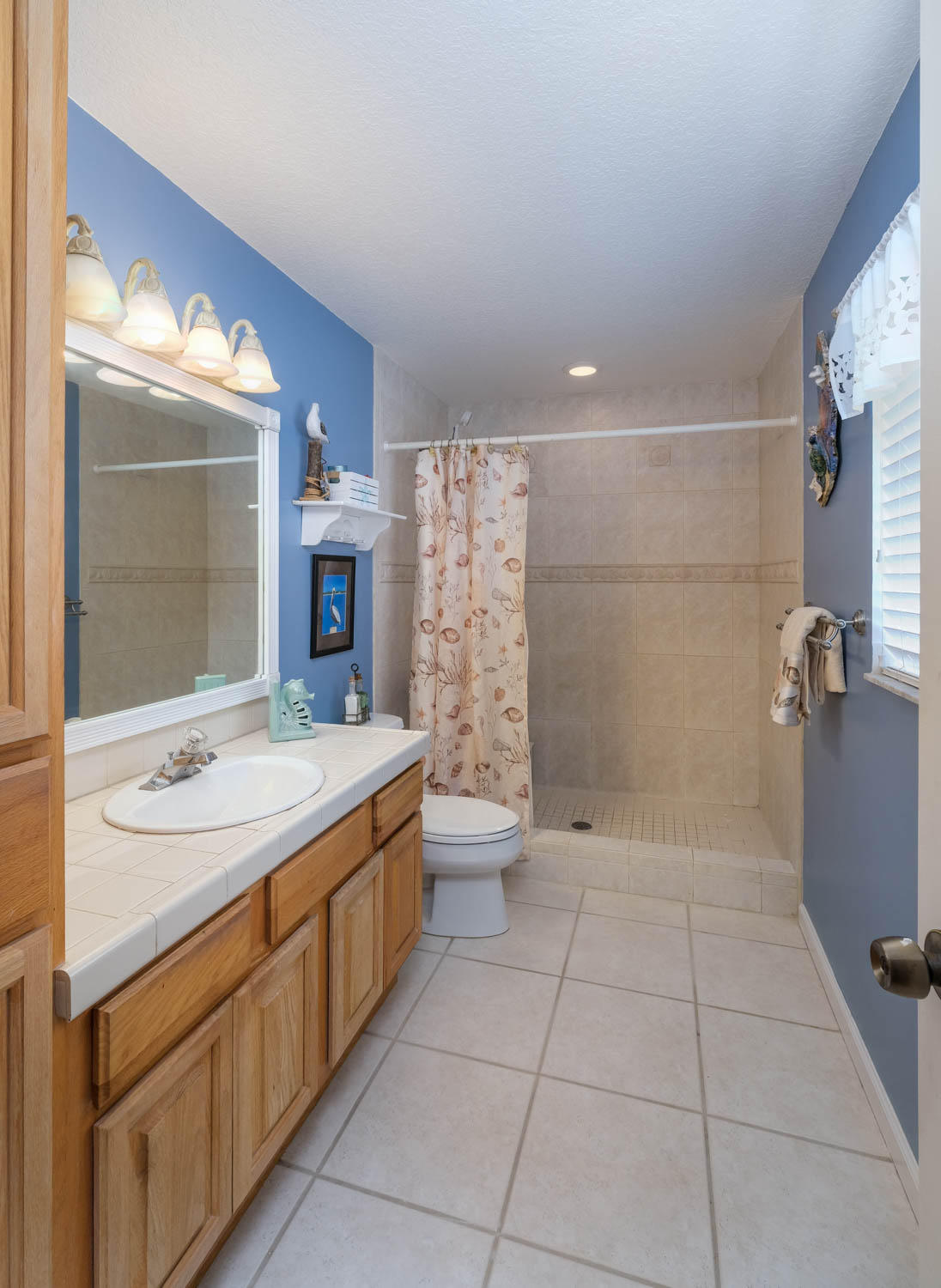 128 1st Road Key Largo, FL 33037 - Photo 6 of 17 Master bathroom