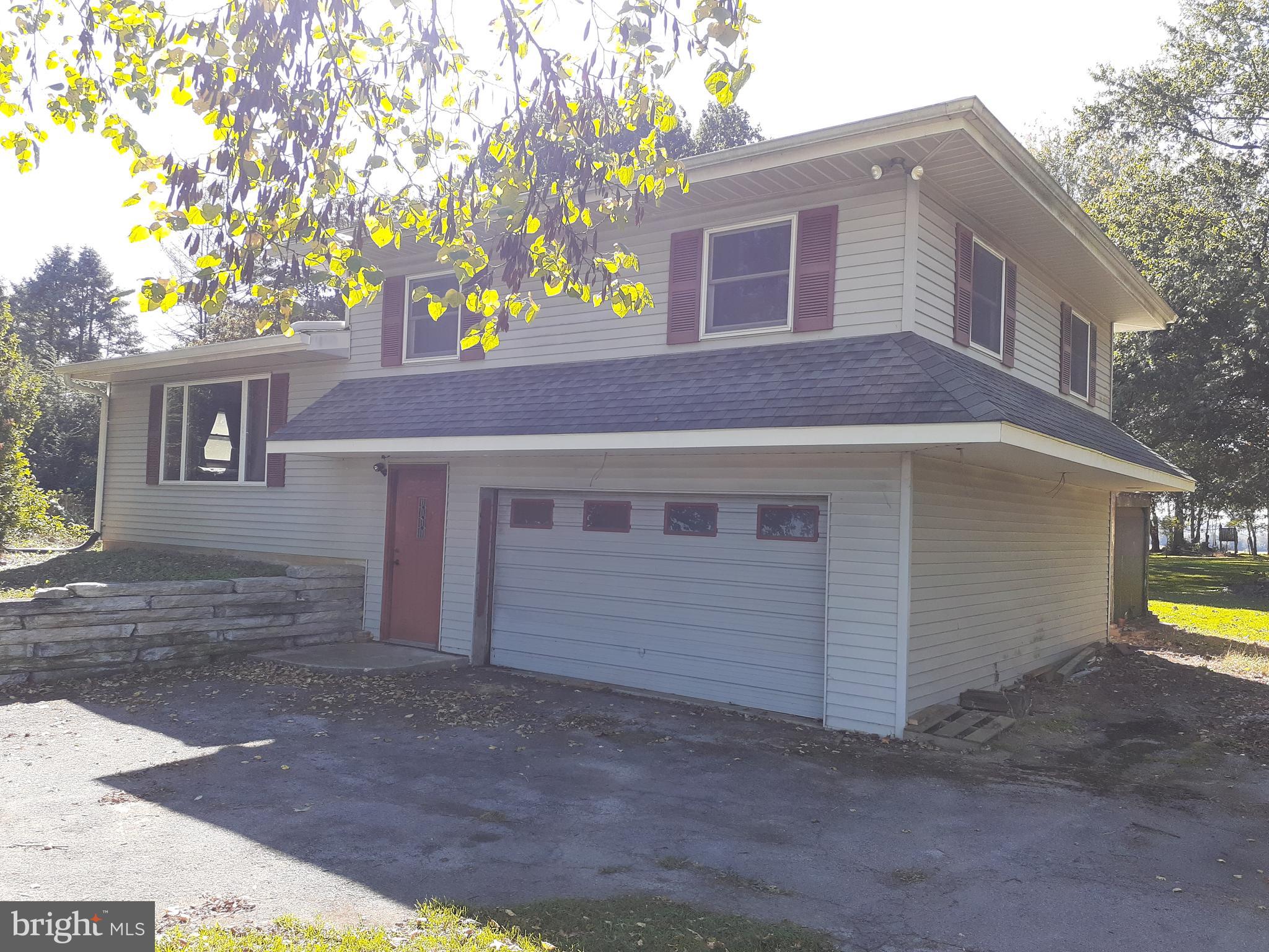 419 Crest Road Lebanon, PA 17042 - Photo 3 of 20 Gallery Image 3