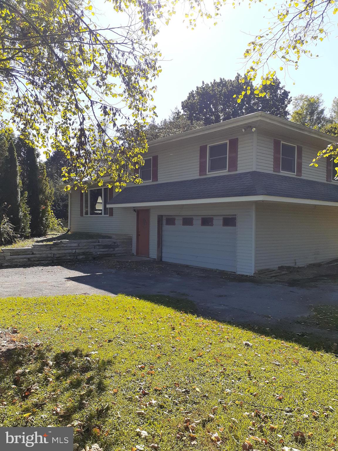 419 Crest Road Lebanon, PA 17042 - Photo 4 of 20 Gallery Image 4