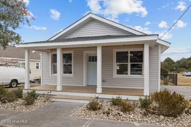 $457,550 | 613 Mulberry Street, Beaufort, NC 28516