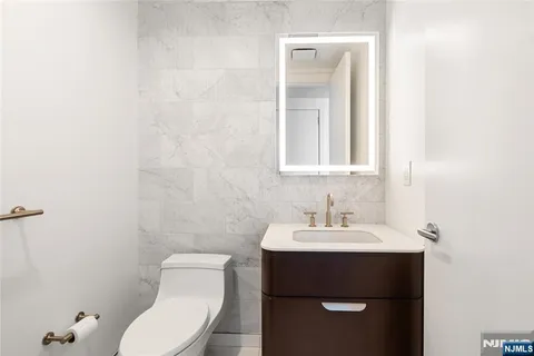 $650,000 | 320 Adolphus Avenue, Unit PH 02, Cliffside Park, NJ 07010