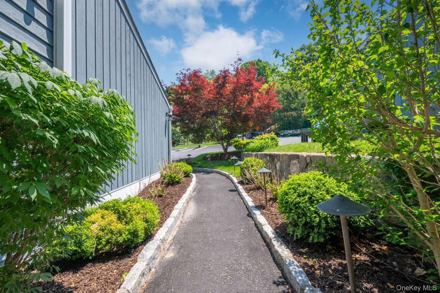 31 Timber Ridge Mount Kisco, NY 10549 - Photo 3 of 49
