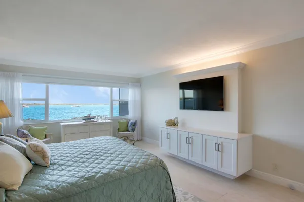 $2,900 | 60 Yacht Club Drive, Unit 101, North Palm Beach, FL 33408