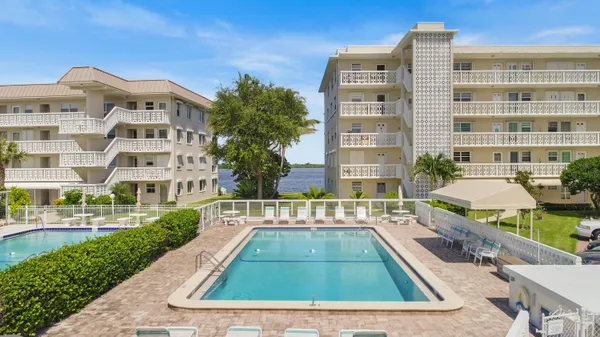$2,900 | 60 Yacht Club Drive, Unit 101, North Palm Beach, FL 33408