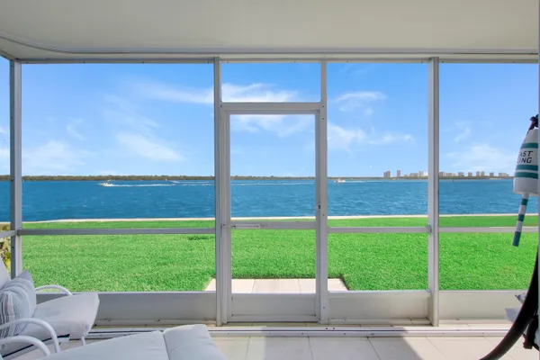 $2,900 | 60 Yacht Club Drive, Unit 101, North Palm Beach, FL 33408