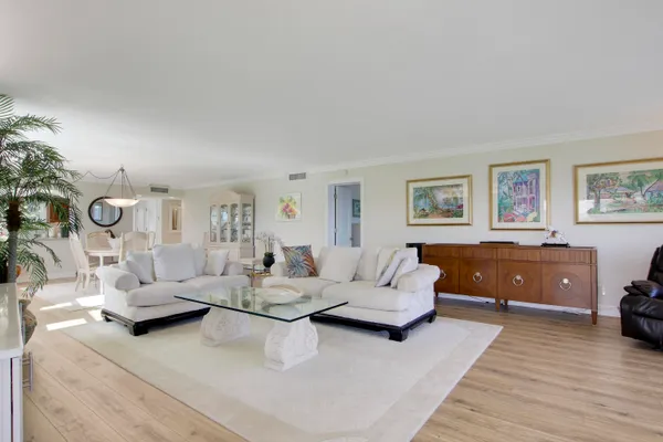 $2,900 | 60 Yacht Club Drive, Unit 101, North Palm Beach, FL 33408