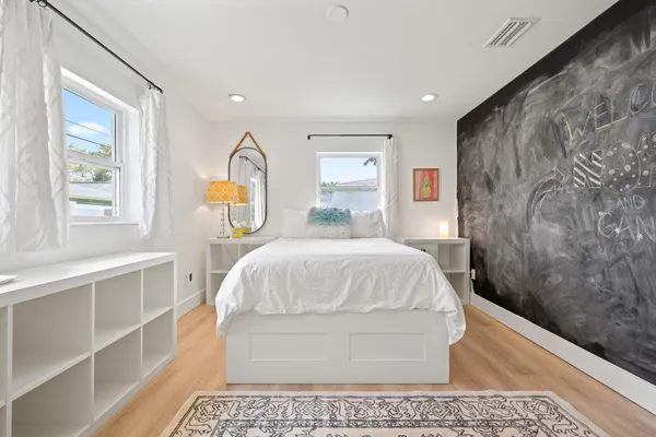 $3,700 | 425 10th Avenue, Indialantic, FL 32903