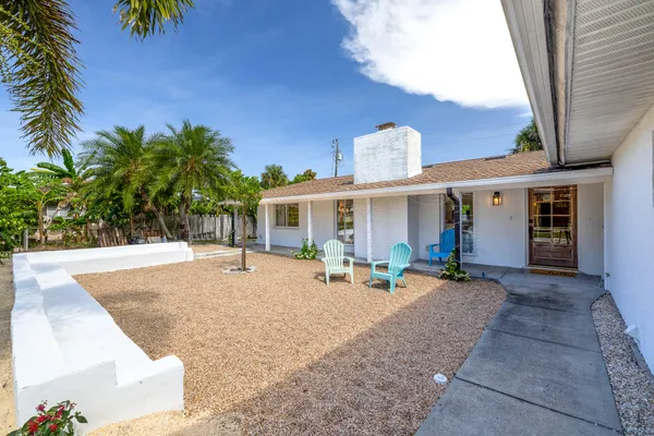 $3,700 | 425 10th Avenue, Indialantic, FL 32903