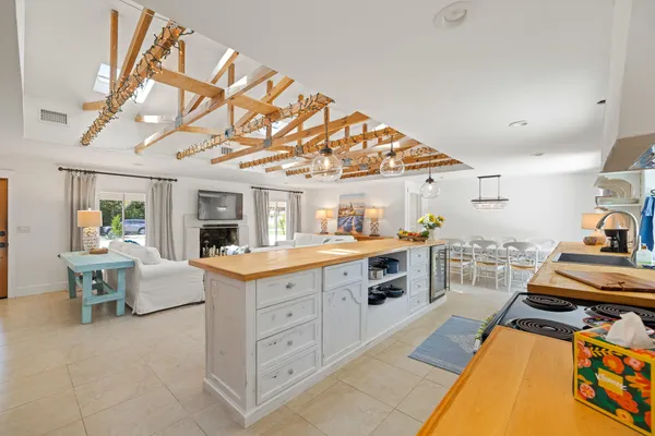 $3,700 | 425 10th Avenue, Indialantic, FL 32903