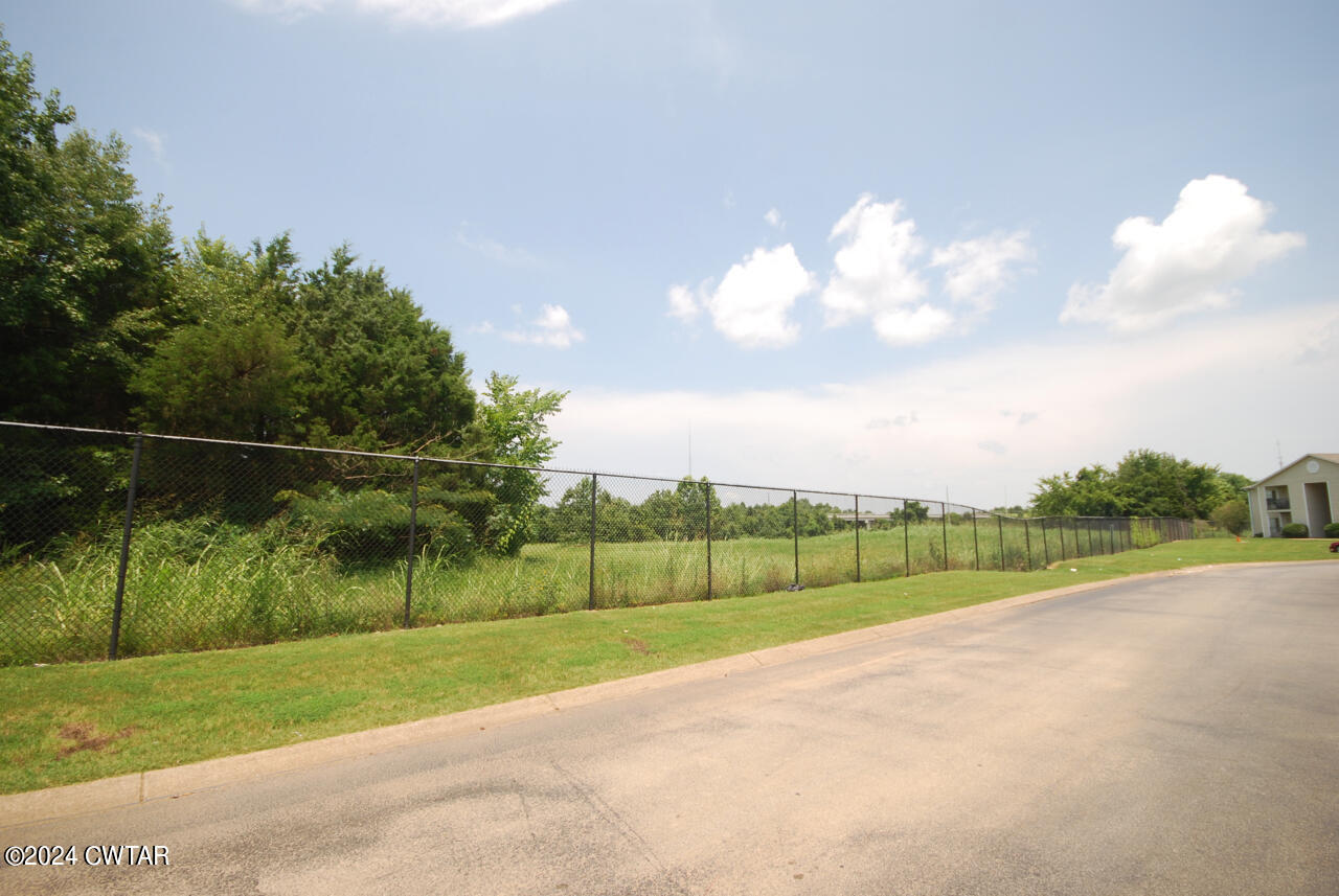 1600 Park Ridge Drive Jackson, TN 38301 - Photo 3 of 11 DSC_0724