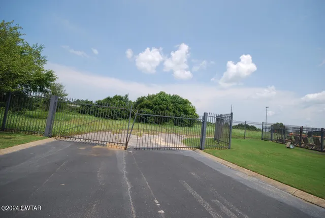 $500,000 | 1600 Park Ridge Drive, Jackson, TN 38301