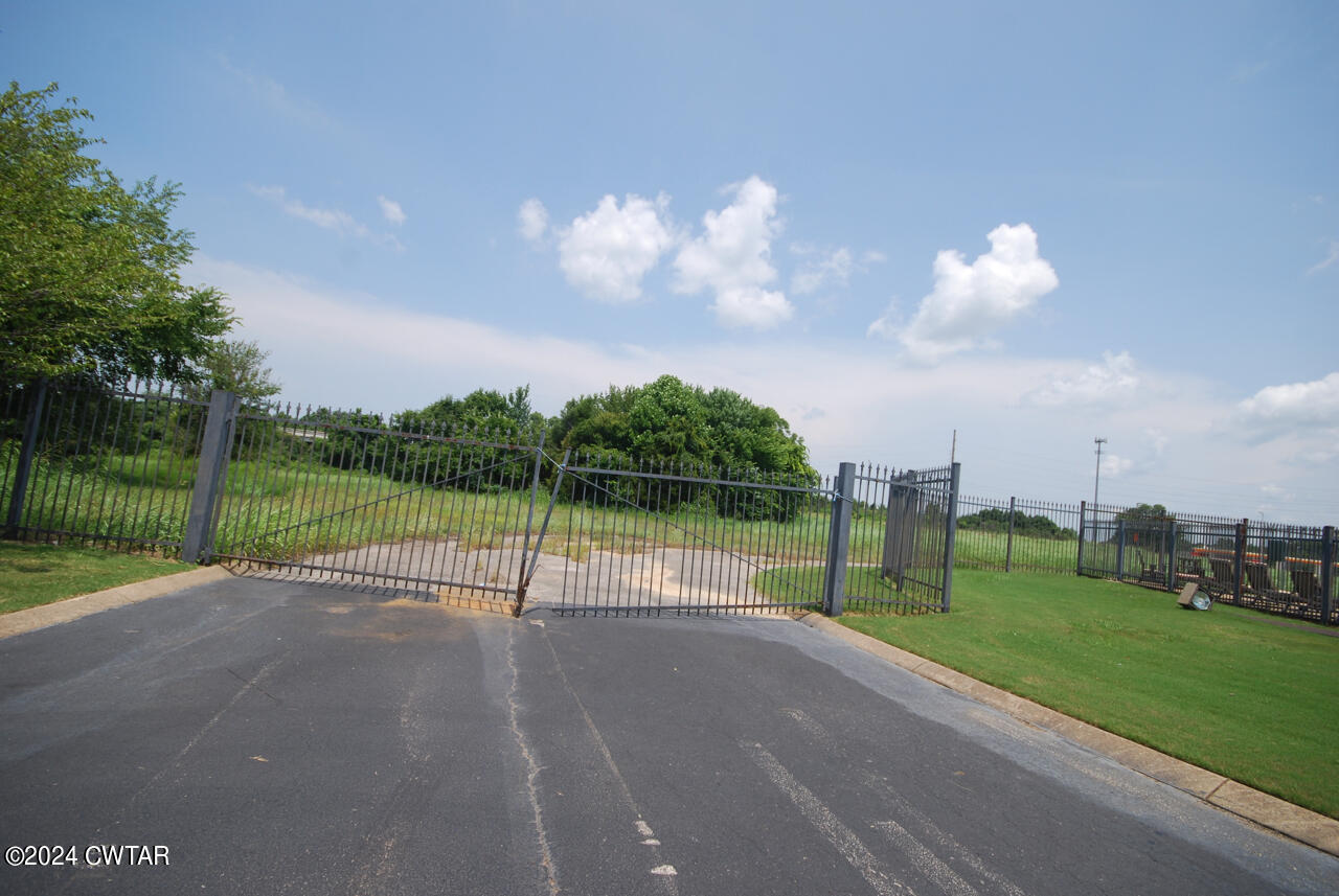 1600 Park Ridge Drive Jackson, TN 38301 - Photo 4 of 11 DSC_0725