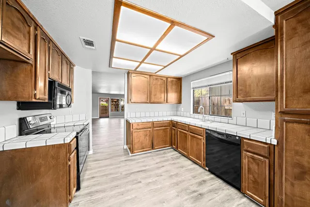 $2,750 | 7456 Santa Susana Way, Fair Oaks, CA 95628