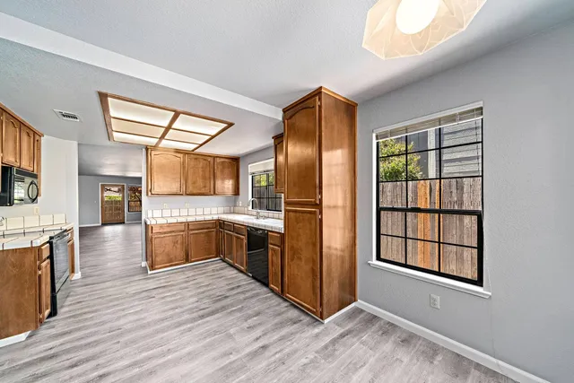 $2,750 | 7456 Santa Susana Way, Fair Oaks, CA 95628