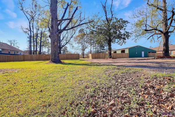 $300,000 | 3-4 Burgess Avenue, Walker, LA 70785