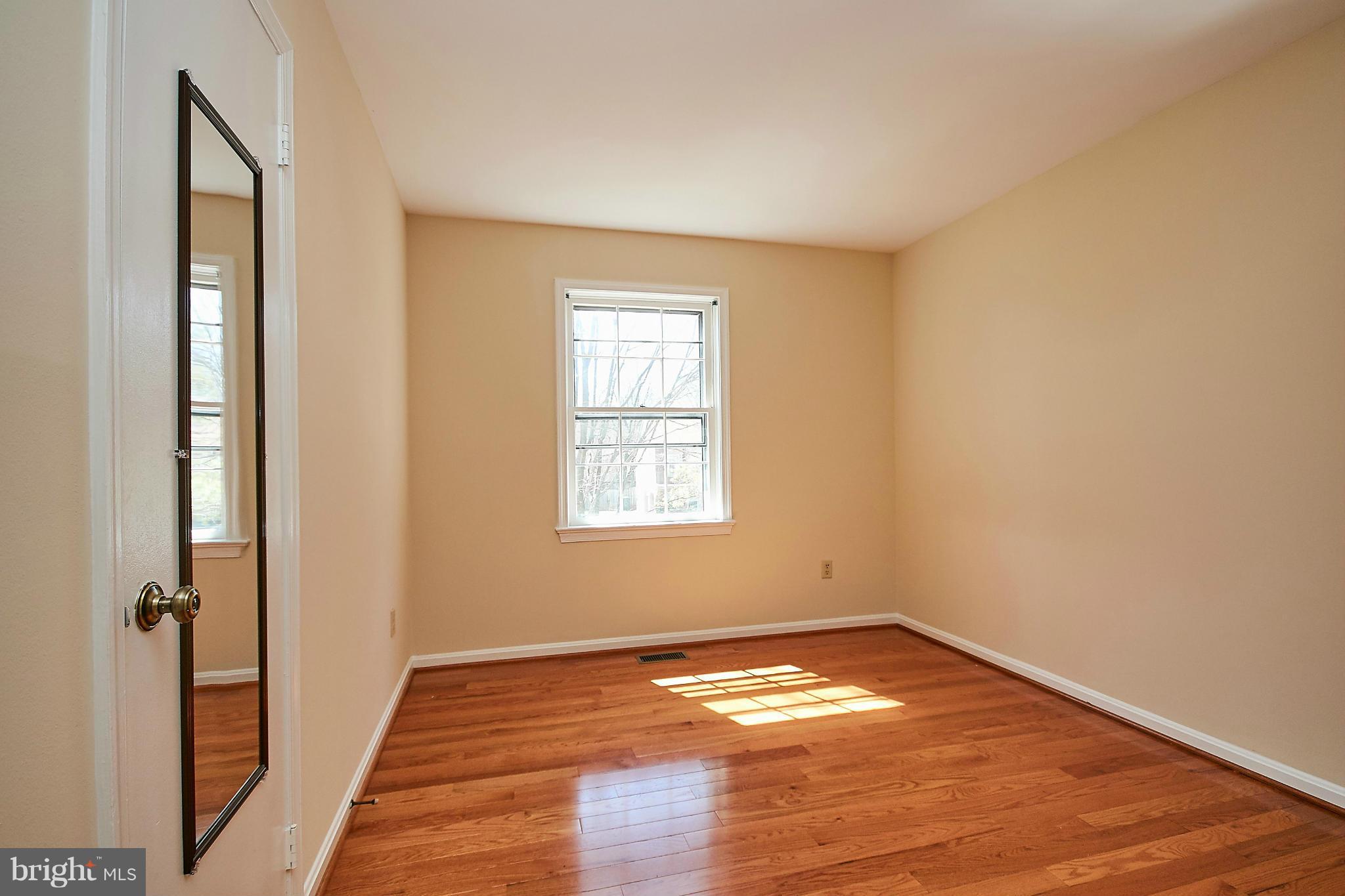4307 Cub Run Road Chantilly, VA 20151 - Photo 24 of 30 Bedroom 2