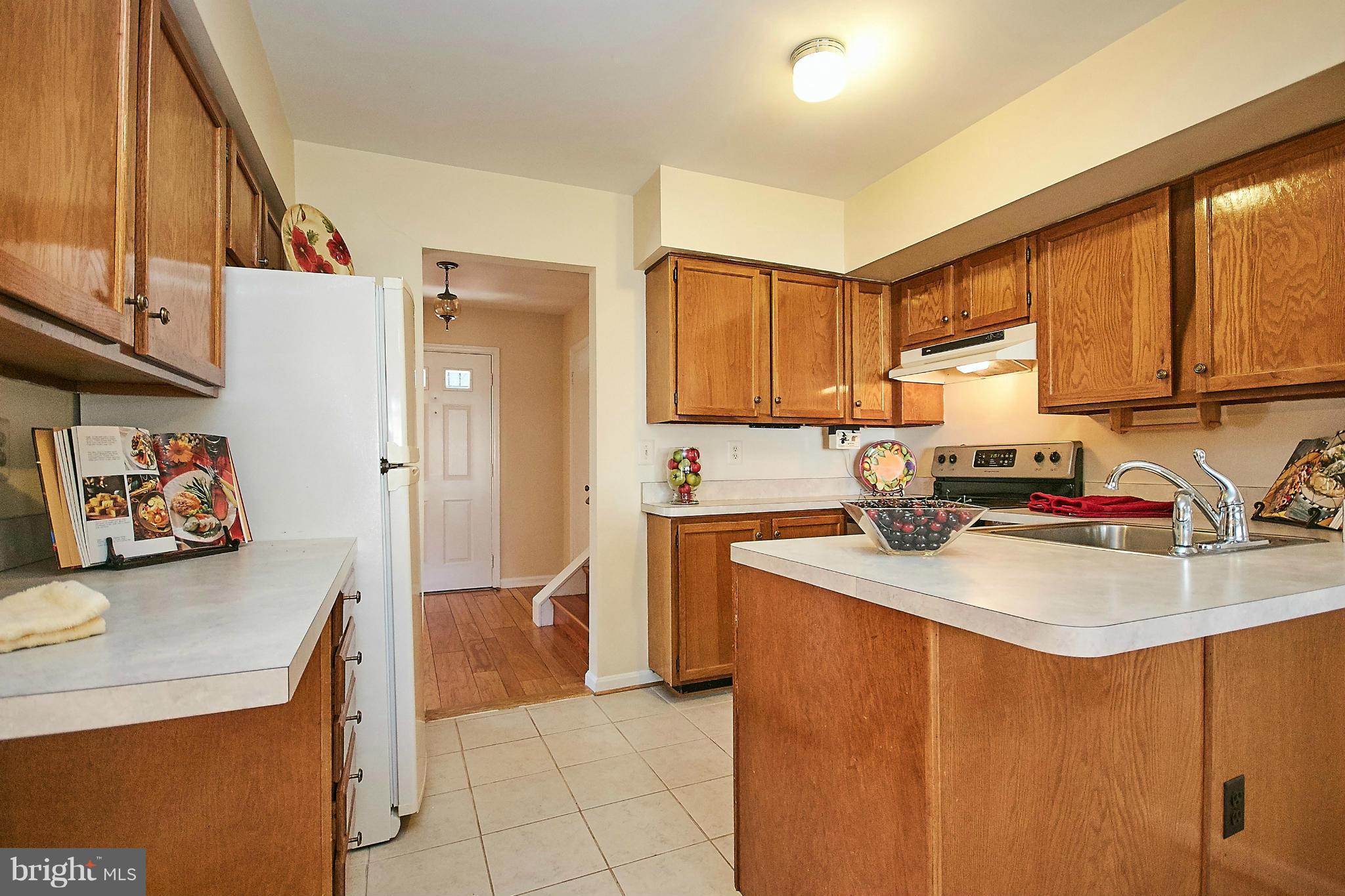 4307 Cub Run Road Chantilly, VA 20151 - Photo 7 of 30 Kitchen