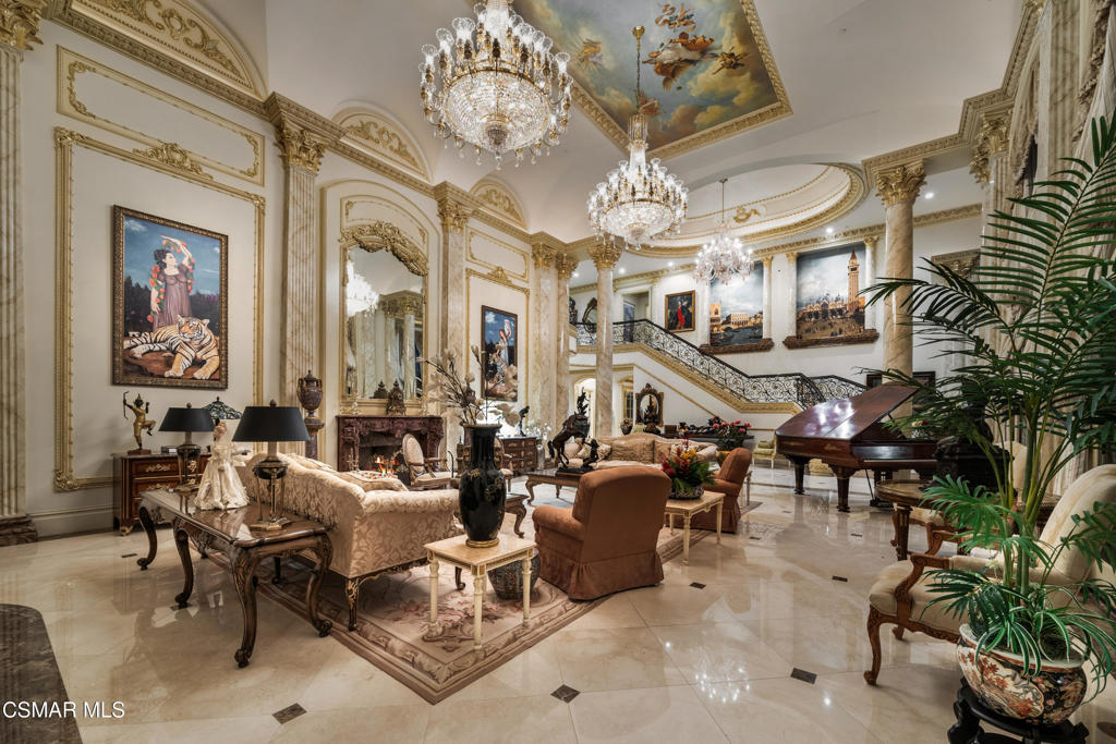 900 West Stafford Road Thousand Oaks, CA 91361 - Photo 23 of 79 a living room with lots of furniture and lots of windows