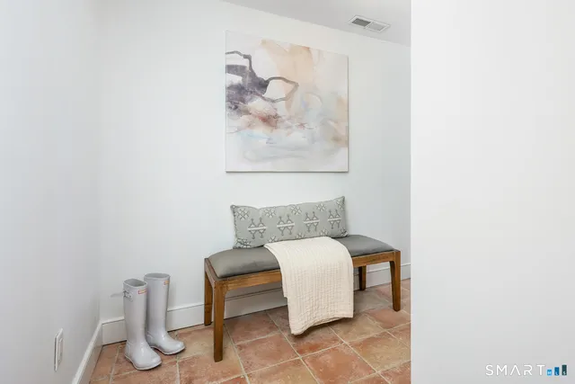 $885,000 | 124 Wolfpit Road, Wilton, CT 06897