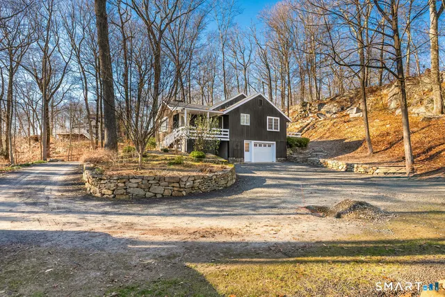 $885,000 | 124 Wolfpit Road, Wilton, CT 06897