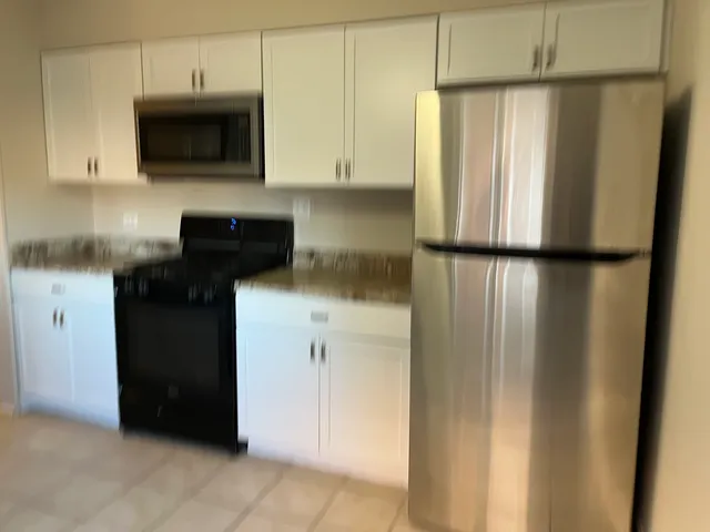 $345,000 | 4864 Carol Street, Unit D, Skokie, IL 60077