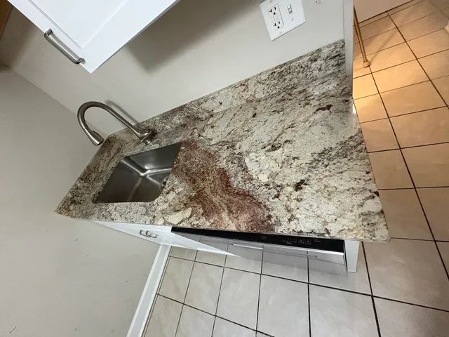 $345,000 | 4864 Carol Street, Unit D, Skokie, IL 60077