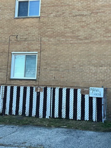 $345,000 | 4864 Carol Street, Unit D, Skokie, IL 60077