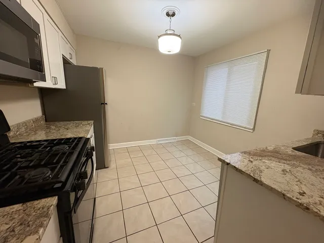 $345,000 | 4864 Carol Street, Unit D, Skokie, IL 60077